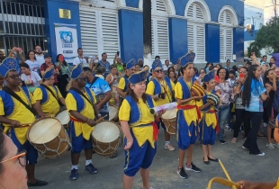 Maracatu Batuque Apabb faz apresentação na cidade de Jaboatão dos Guararapes